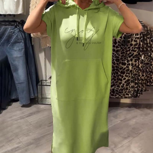 Hiba™ | Avslappet kjole med hette og feminin passform