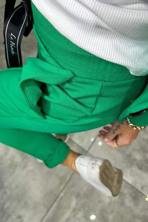 Liv | Personlig sett med myk blazer og løse joggebukser